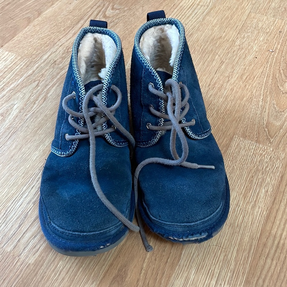 UGG CHUKKA  BOOTS🖤🖤